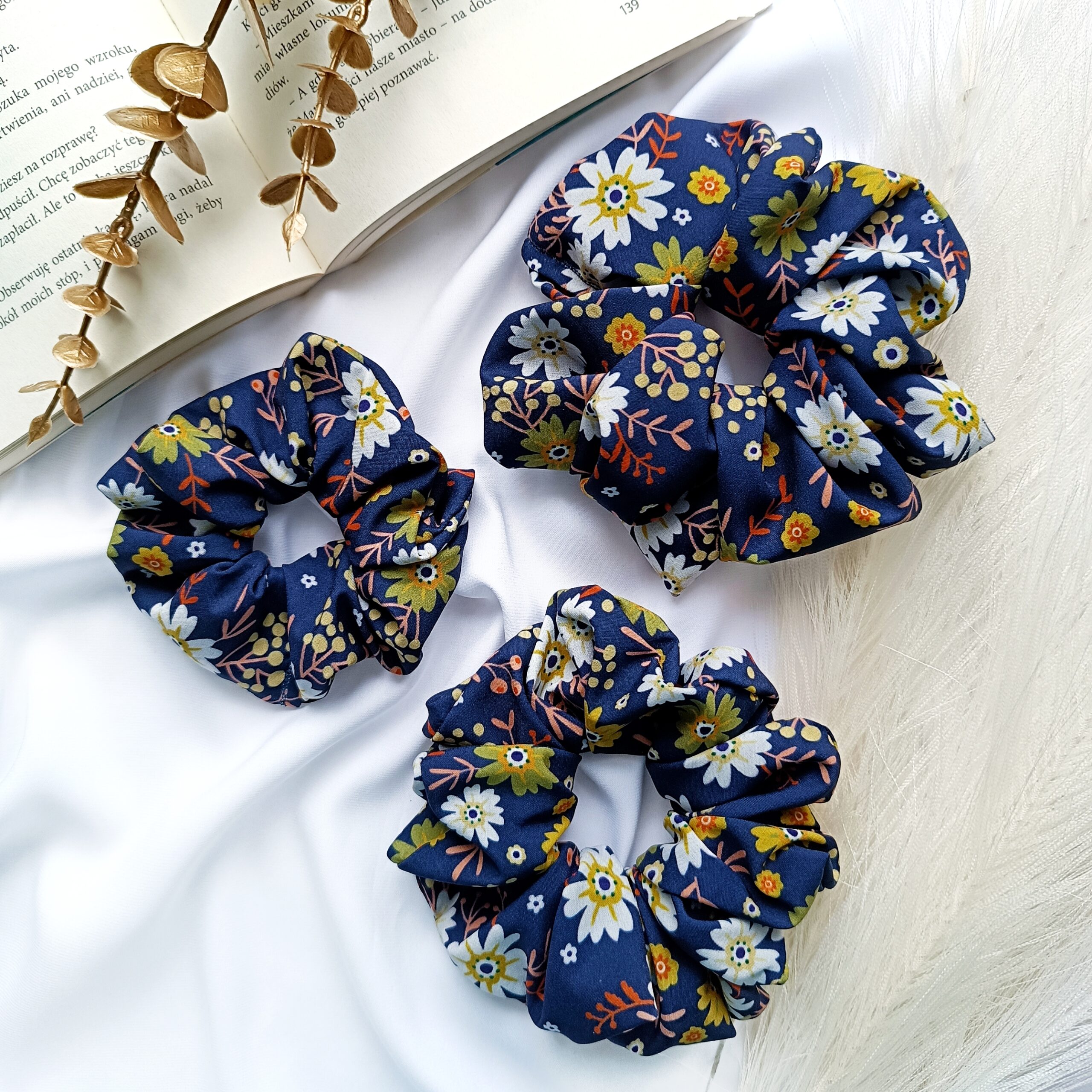 Gumka do włosów z motywem kwiatów