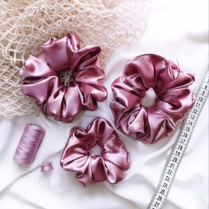 Gumka do włosów z satyny brudny róż
