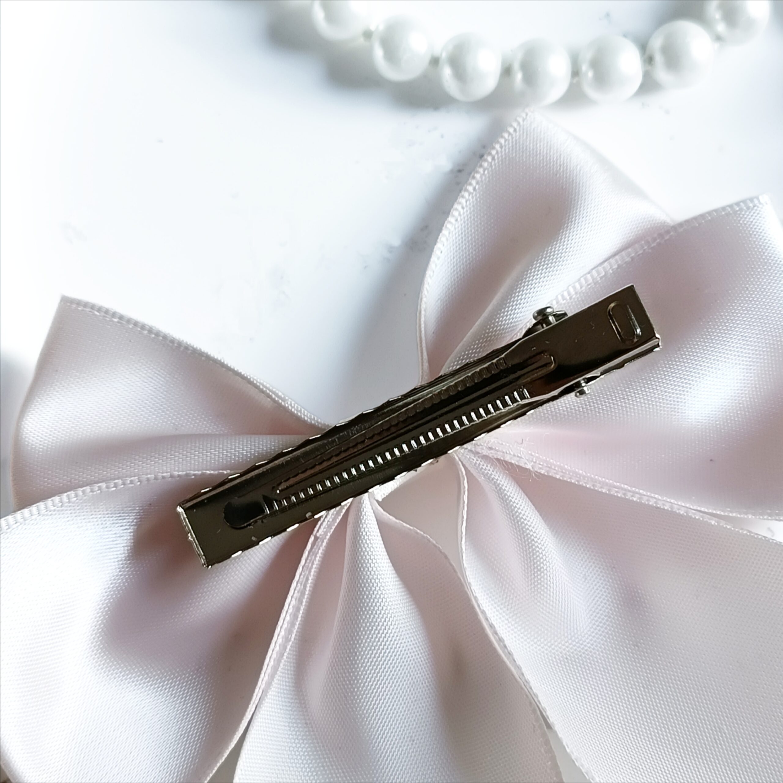 Satynowa kokarda do włosów - bardzo jasny róż - obrazek 2