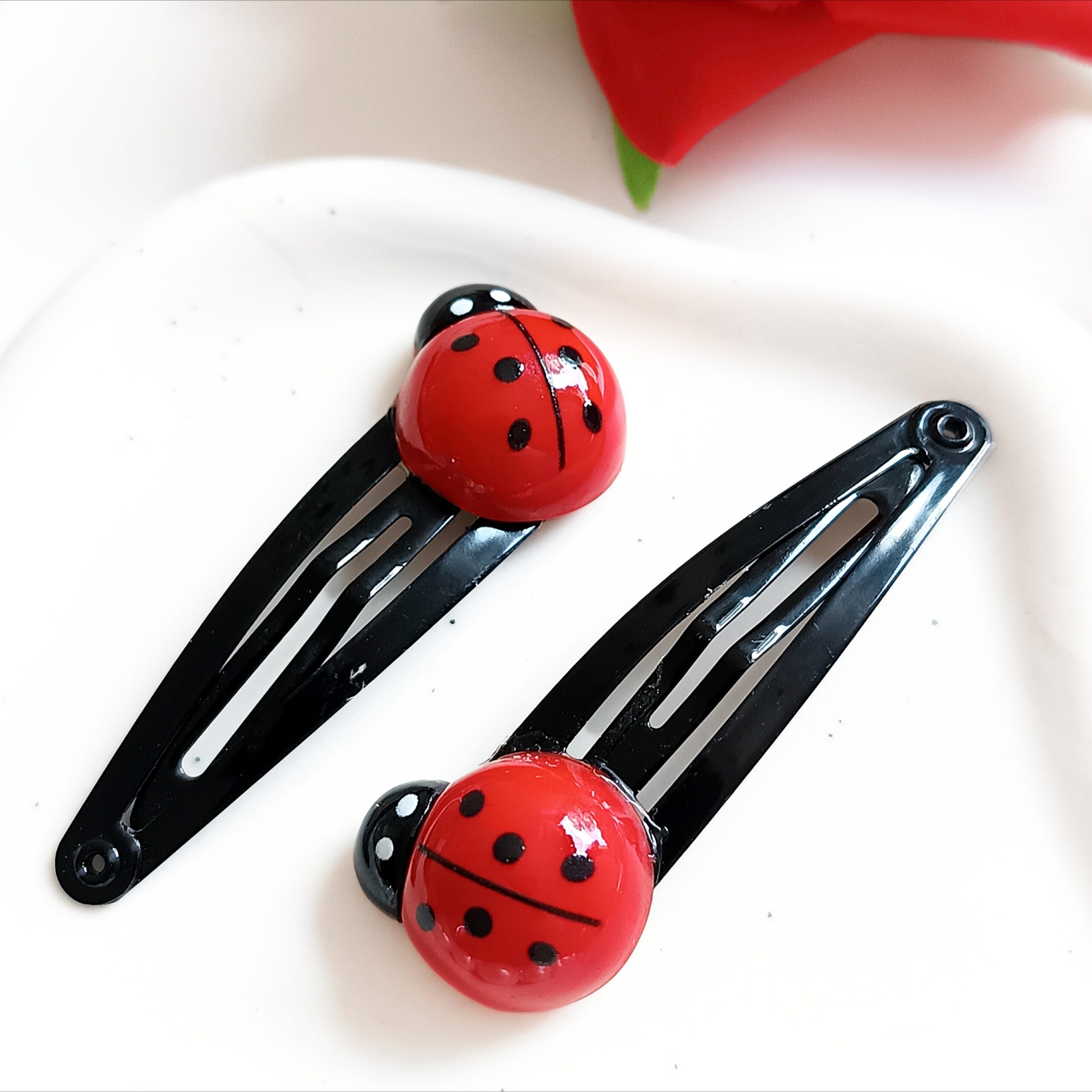 Spinki do włosów dla dzieci - biedronki - obrazek 2