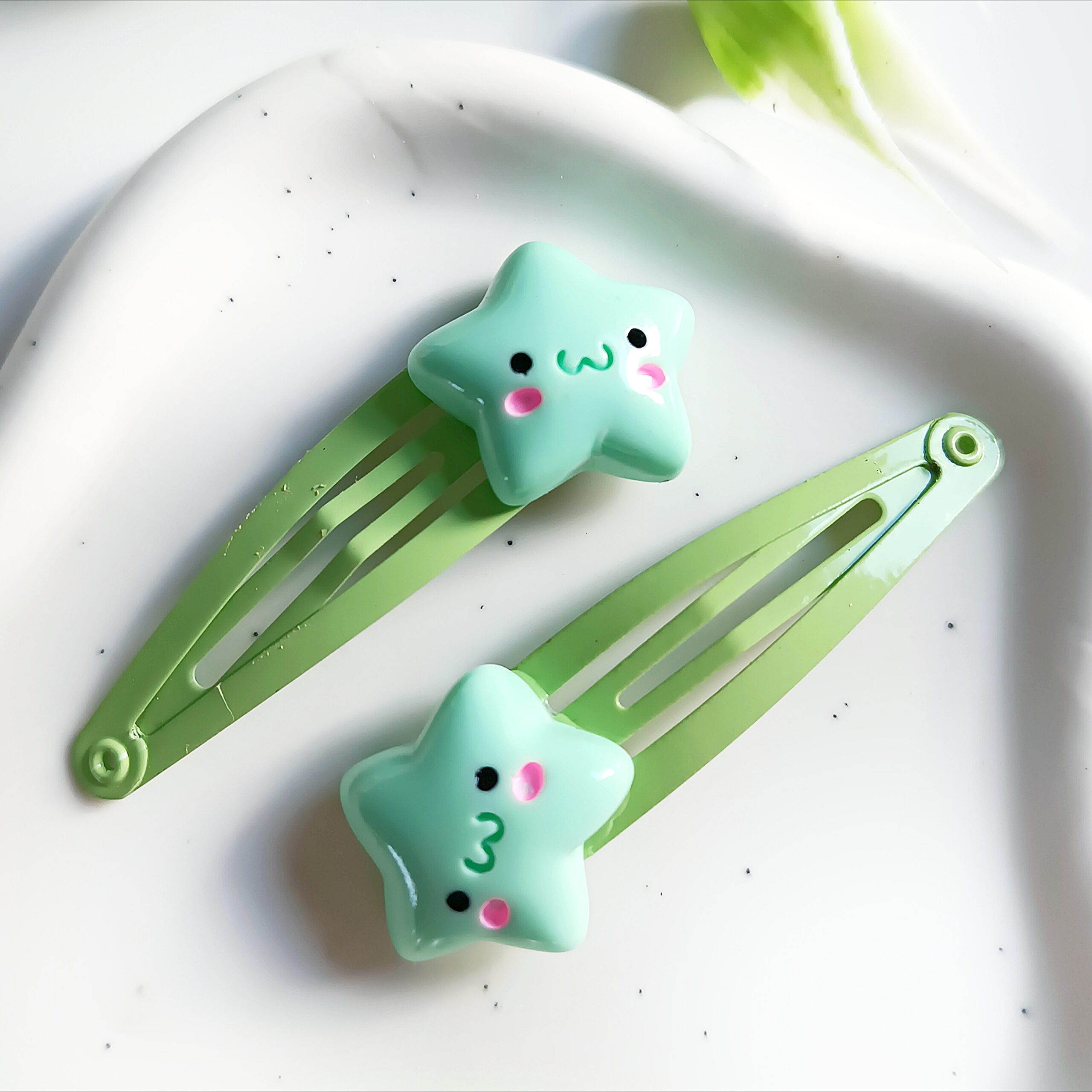 Spinki do włosów dla dzieci - zielone gwiazdki - obrazek 2