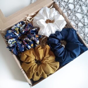 Box prezentowy z gumkami do włosów w jesiennych kolorach