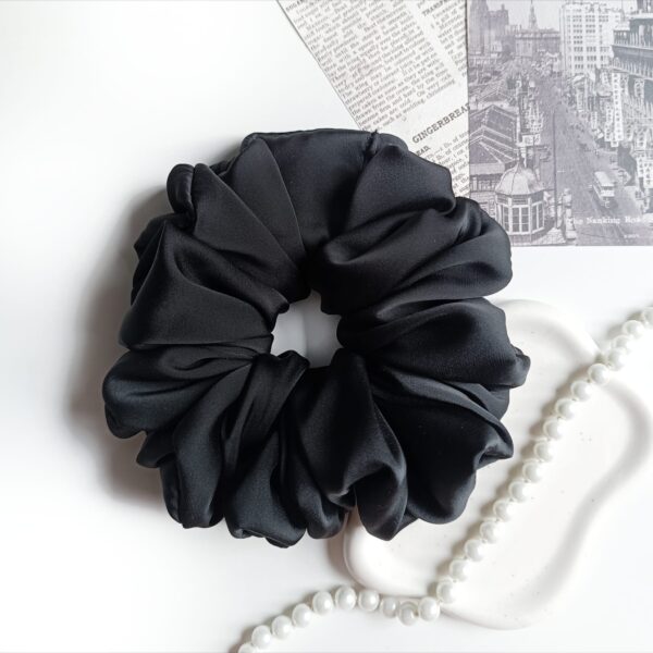 Duża scrunchie do długich włosów