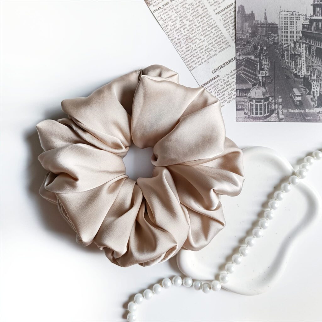 Duża gumka do długich włosów