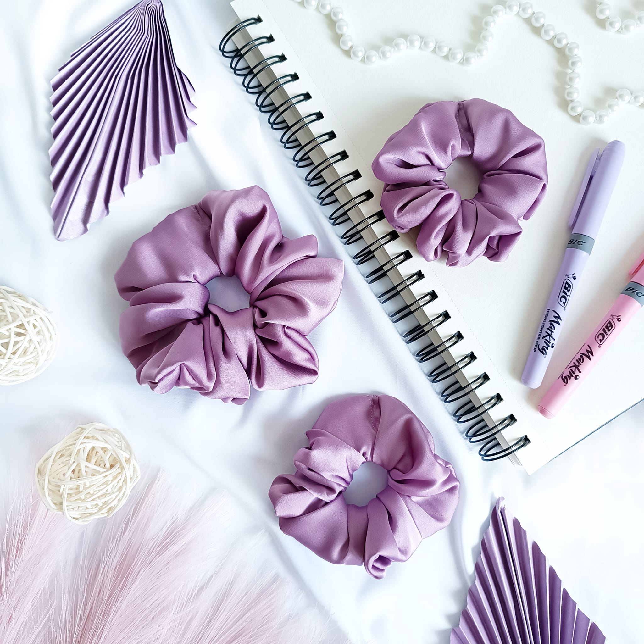 Scrunchie z satyny jedwabnej - wrzosowa