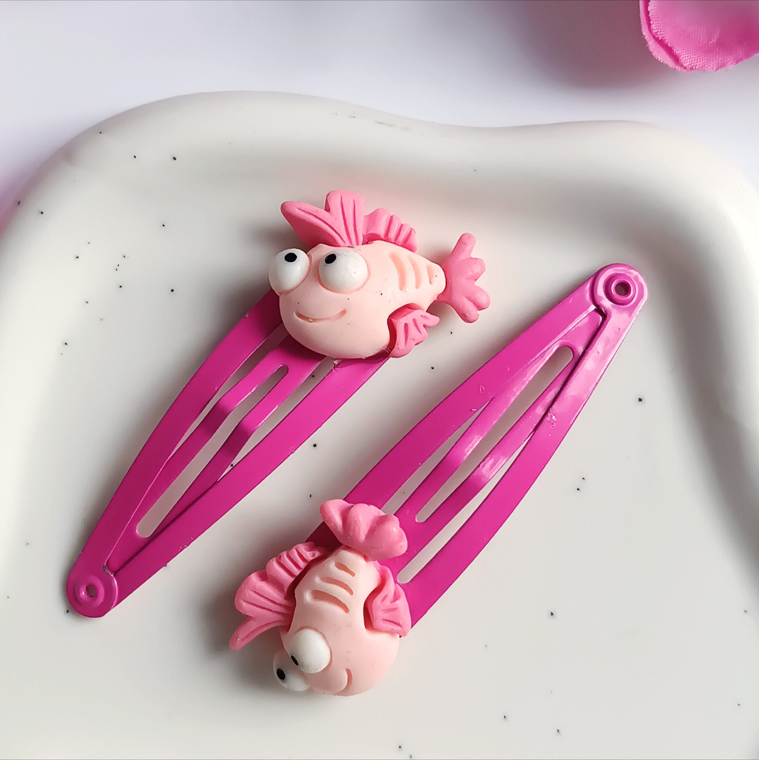 Spinki do włosów dla dzieci - jasnoróżowe rybki - obrazek 2