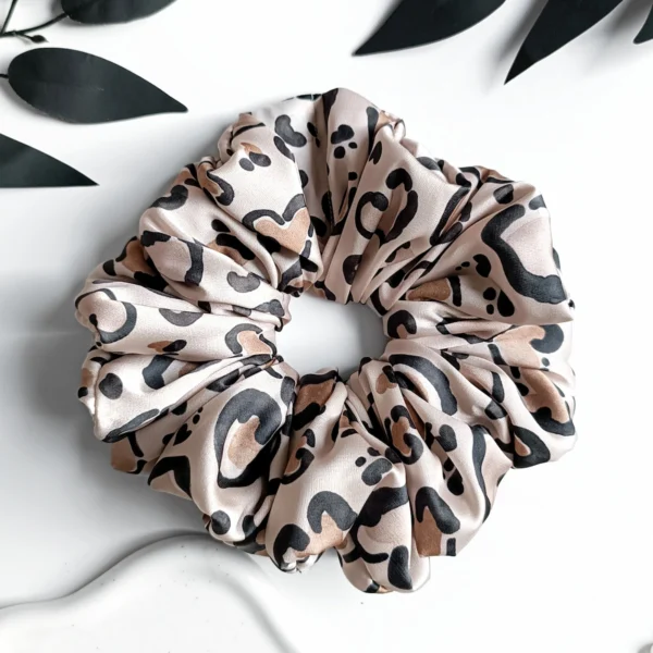 Scrunchie XL z satyny Armani "Adore".