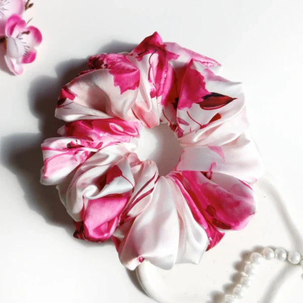 Scrunchie XL z satyny Armani "Blossom".