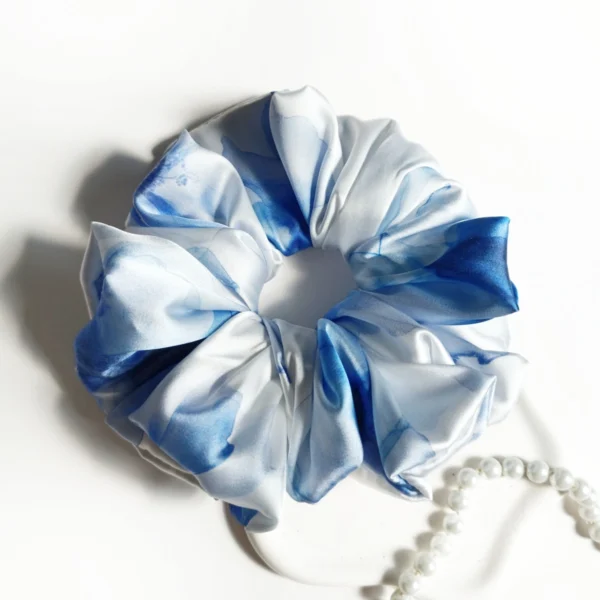 Scrunchie XL z satyny Armani "Lagoon".